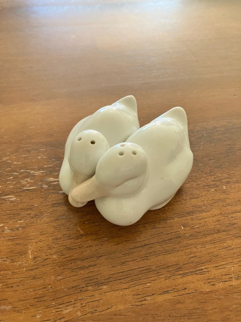 Pair of Snuggling/Cuddling White Salt and Pepper Ducks